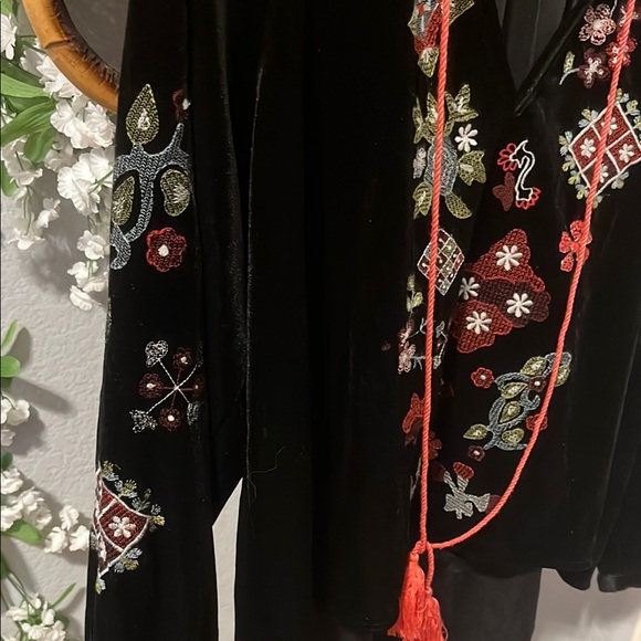 Zara Black Embellished Puff Sleeve Blouse - Picture 7 of 8